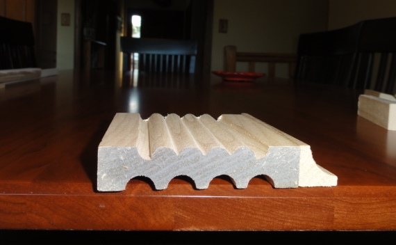 350_Reeded _+75-Cove(missing-left-side) reed molding for corner blocks